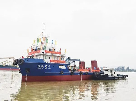 國安船業(yè)為文萊建造溢油回收船“恒逸5號”下水