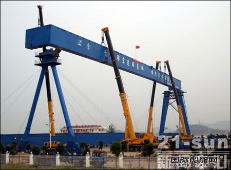 徐工QAY500全地面起重機(jī)首吊亮相